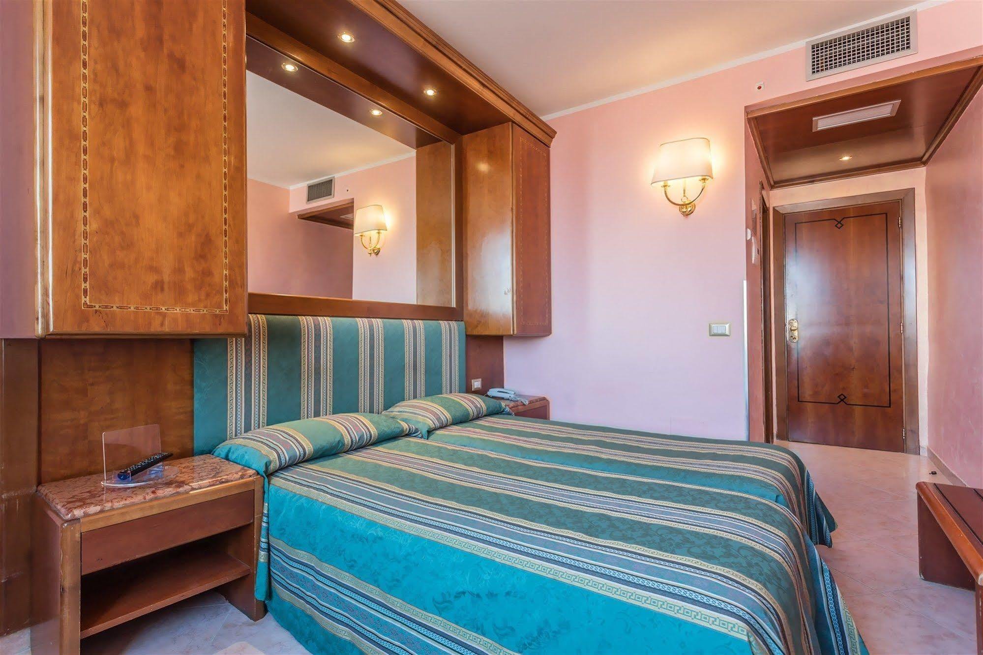 Raeli Hotel Siracusa Rome Luaran gambar